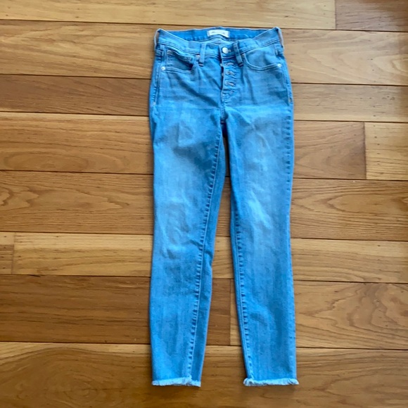 MADEWELL 9" High-Rise Skinny Crops: Button-Front - Picture 4 of 11
